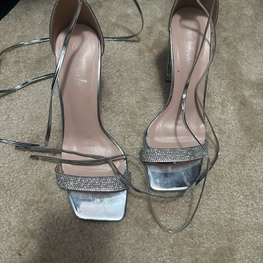 Heels - Picture 3 of 3